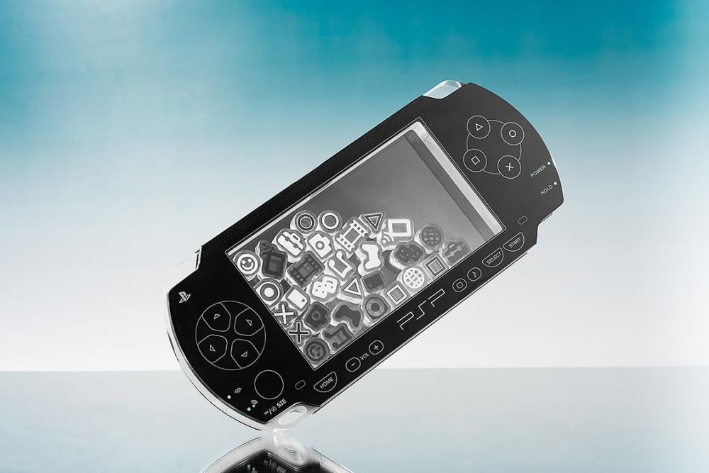 PSP (PlayStation Portable) Rattle Acrylic Standee (Black Ver.) Gallery Image 5