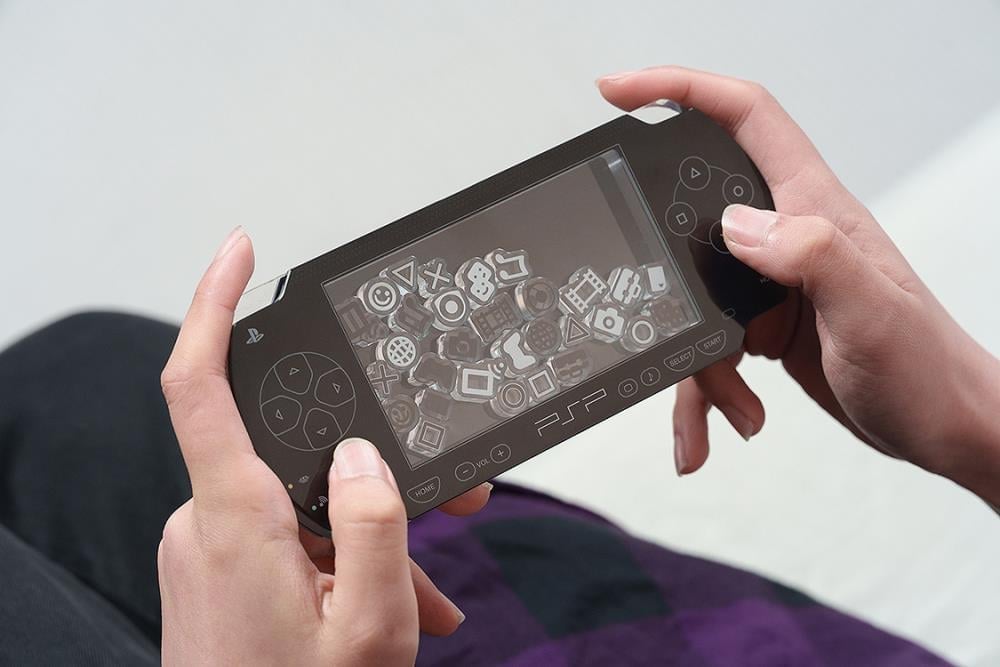 PSP (PlayStation Portable) Rattle Acrylic Standee (Black Ver.) Gallery Image 9