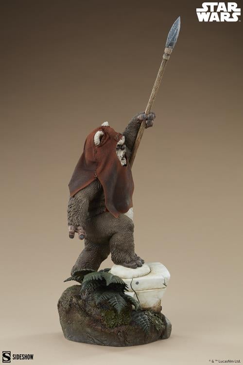 Star Wars: Return of the Jedi Premium Format Wicket Statue Gallery Image 9