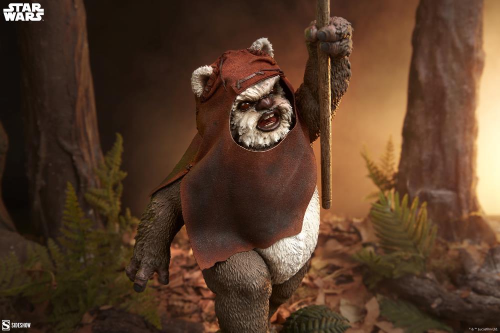 Star Wars: Return of the Jedi Premium Format Wicket Statue Gallery Image 4