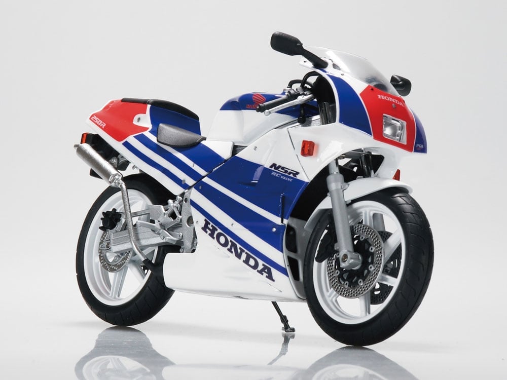 Aoshima Honda NSR250R '89 Ross White x Terra Blue 1/12 Scale Diecast Motorcycle Gallery Image 1