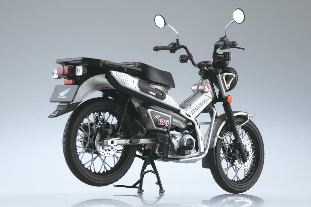 Aoshima Honda CT125 Hunter Cub (Matte Armored Silver Metallic) 1/12 Scale Diecast Motorcycle Gallery Image 5
