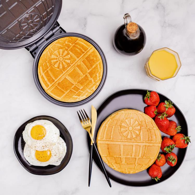 Star Wars Death Star Waffle Maker Gallery Image 7
