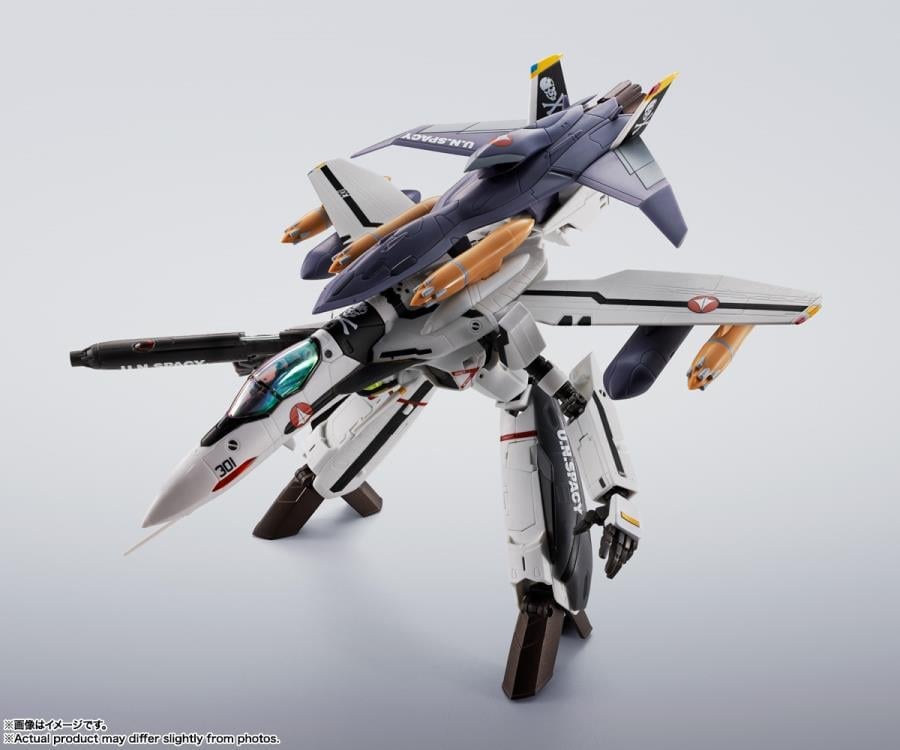 Macross Zero Hi-Metal R VF-0S Phoenix (Roy Focker Use) + QF-2200D-Ghost Action Figure Gallery Image 7