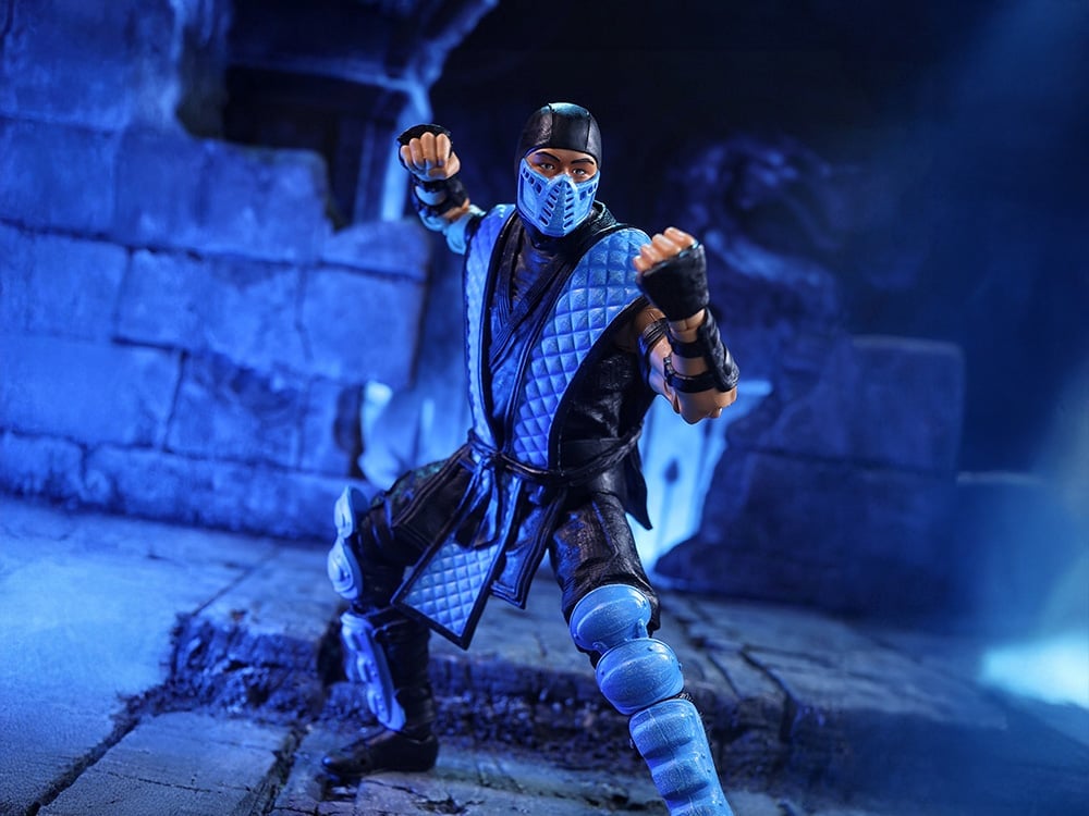 Mortal Kombat Klassic Sub-Zero 7" Action Figure Gallery Image 1