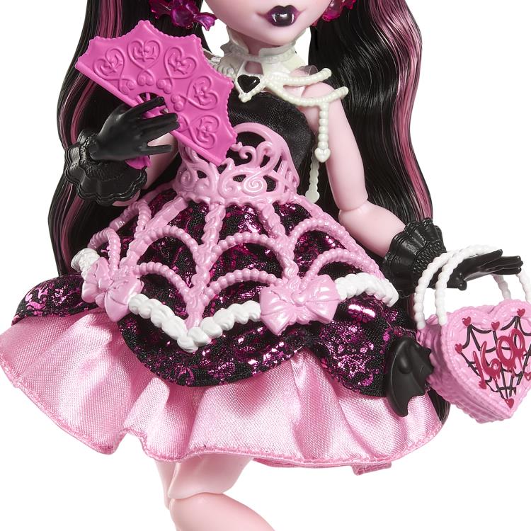 Monster High Scary Sweet Birthday Draculaura Doll Gallery Image 6