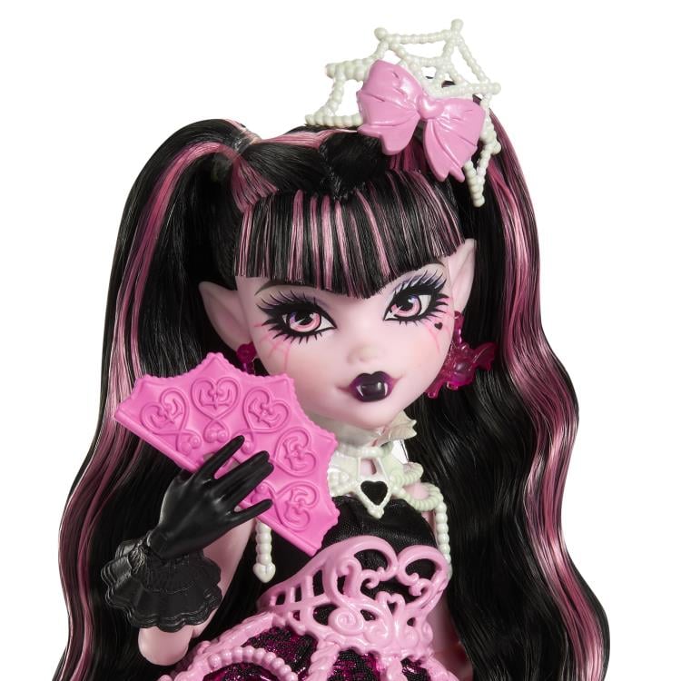 Monster High Scary Sweet Birthday Draculaura Doll Gallery Image 5