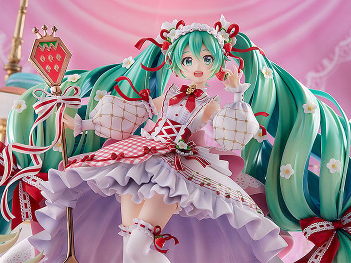 Vocaloid Hatsune Miku Strawberry Motif (15th Anniversary Ver.) 1/7 Scale Figure (Reissue) Gallery Image 1