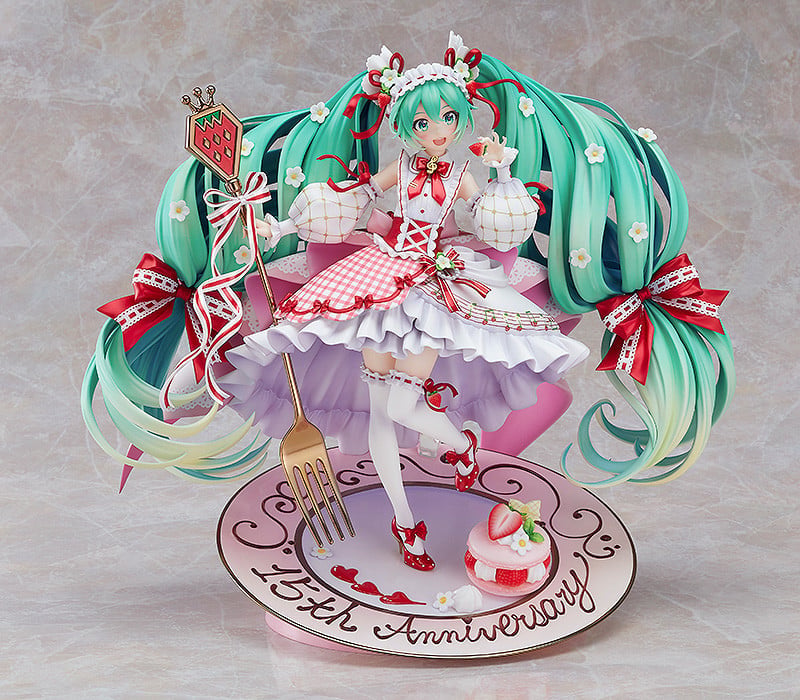 Vocaloid Hatsune Miku Strawberry Motif (15th Anniversary Ver.) 1/7 Scale Figure (Reissue) Gallery Image 9
