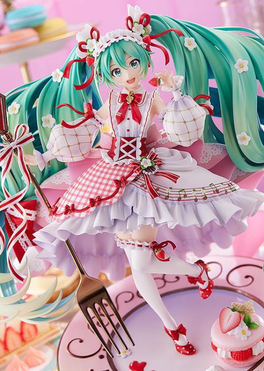 Vocaloid Hatsune Miku Strawberry Motif (15th Anniversary Ver.) 1/7 Scale Figure (Reissue) Gallery Image 4