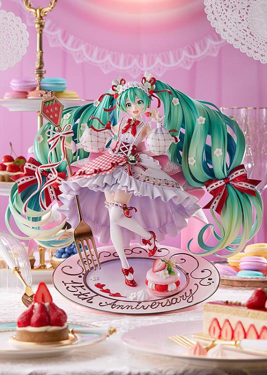 Vocaloid Hatsune Miku Strawberry Motif (15th Anniversary Ver.) 1/7 Scale Figure (Reissue) Gallery Image 3