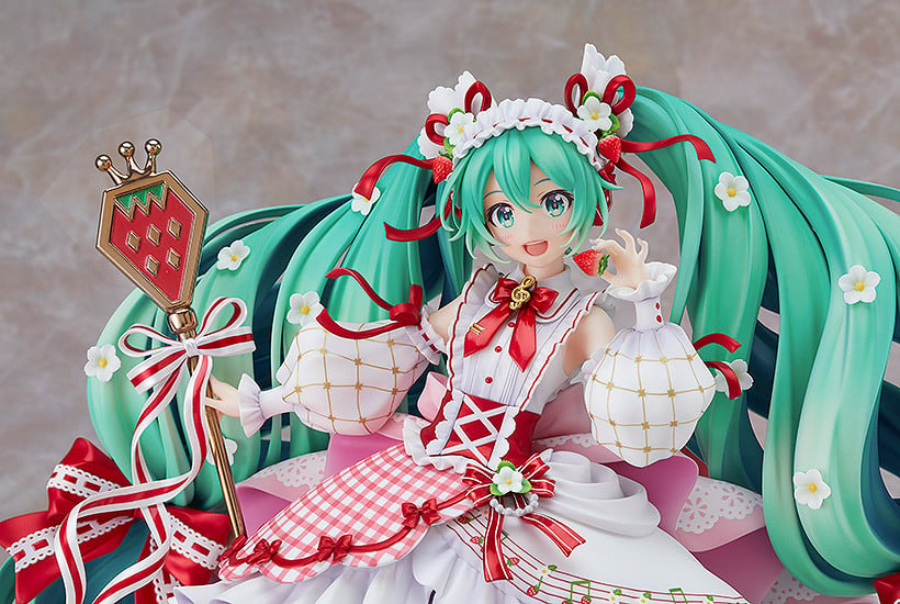 Vocaloid Hatsune Miku Strawberry Motif (15th Anniversary Ver.) 1/7 Scale Figure (Reissue) Gallery Image 12