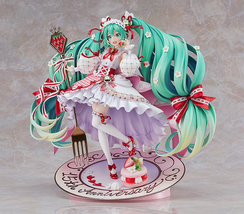 Vocaloid Hatsune Miku Strawberry Motif (15th Anniversary Ver.) 1/7 Scale Figure (Reissue) Gallery Image 8