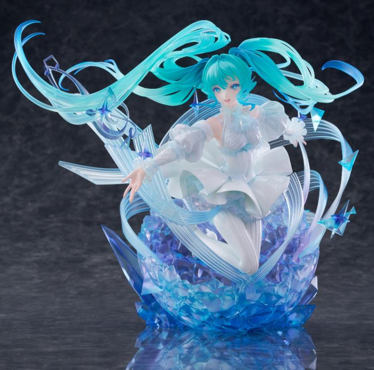 Vocaloid Hatsune Miku (Crystal Dress Ver.) 1/7 Scale Shibuya Scramble Figure Gallery Image 3