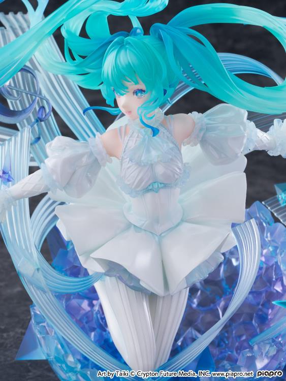 Vocaloid Hatsune Miku (Crystal Dress Ver.) 1/7 Scale Shibuya Scramble Figure Gallery Image 8