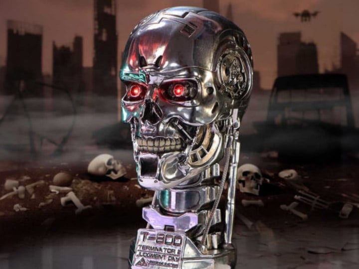 Terminator 2: Judgement Day T-800 Terminator Light-Up Bust Figurine Gallery Image 1