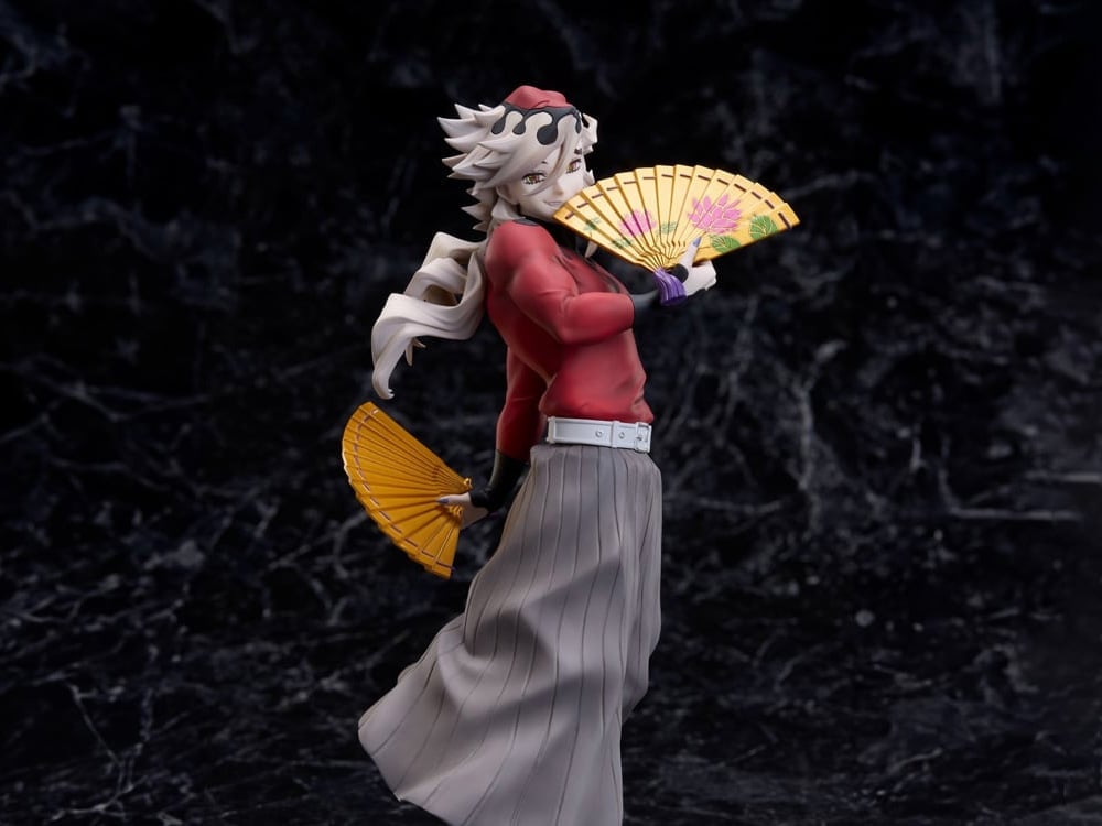 Demon Slayer: Kimetsu no Yaiba Douma Figure Gallery Image 1