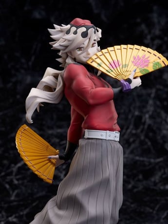Demon Slayer: Kimetsu no Yaiba Douma Figure Gallery Image 2
