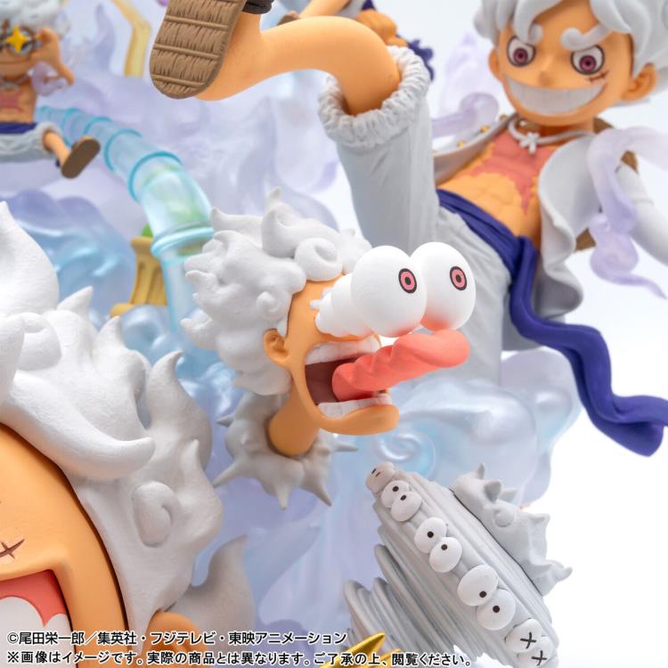 One Piece World Collectable Figure Premium Monkey D. Luffy Gear 5