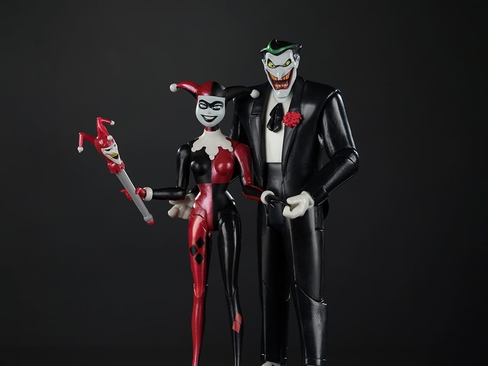 Batman: The Animated Series Harley Quinn & Joker (Mad Love) Action Figure Two-Pack Gallery Image 1