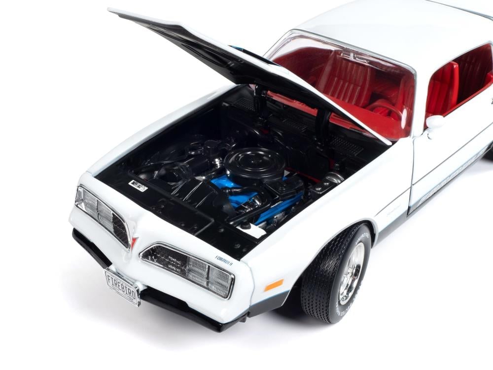 1977 Pontiac Firebird Formula 1/18 Scale Die-Cast Model Gallery Image 10