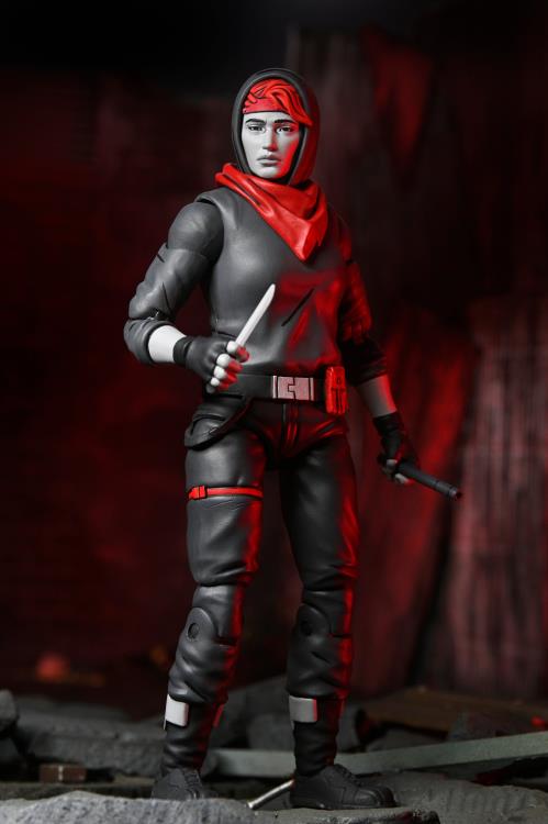 Teenage Mutant Ninja Turtles: The Last Ronin - The Lost Years April (Nightwatcher) Action Figure Gallery Image 3