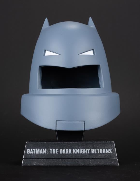 Batman: The Dark Knight Returns Armored Batman Cowl 1/3 Scale Replica Gallery Image 3