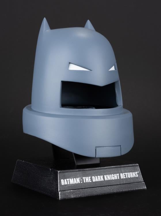 Batman: The Dark Knight Returns Armored Batman Cowl 1/3 Scale Replica Gallery Image 5