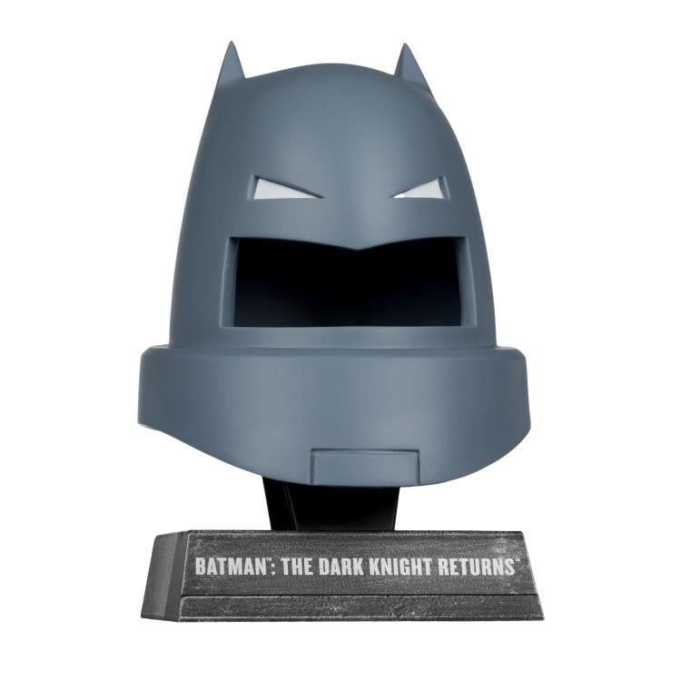 Batman: The Dark Knight Returns Armored Batman Cowl 1/3 Scale Replica Gallery Image 8