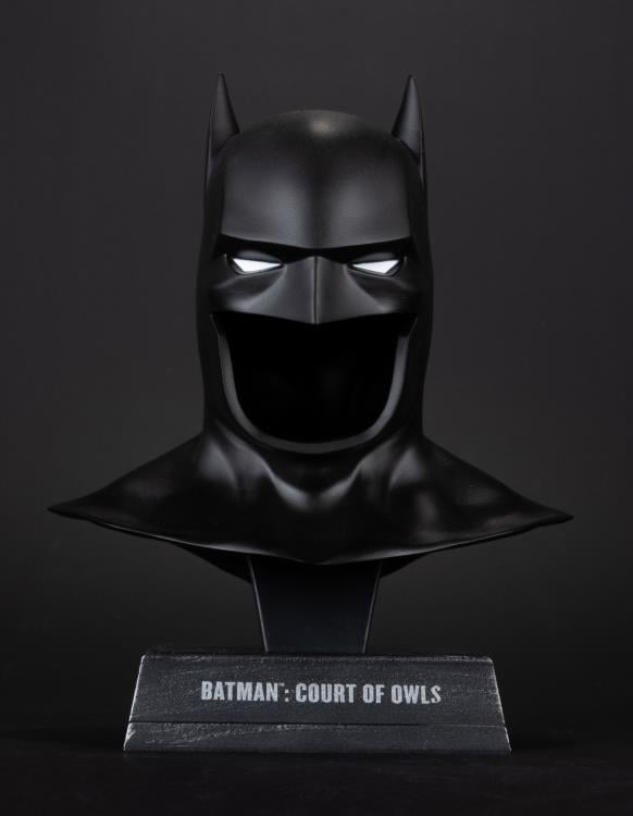 Batman: The Court of Owls Batman Cowl 1/3 Scale Replica Gallery Image 3