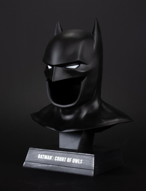 Batman: The Court of Owls Batman Cowl 1/3 Scale Replica Gallery Image 5