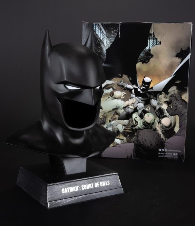 Batman: The Court of Owls Batman Cowl 1/3 Scale Replica Gallery Image 6