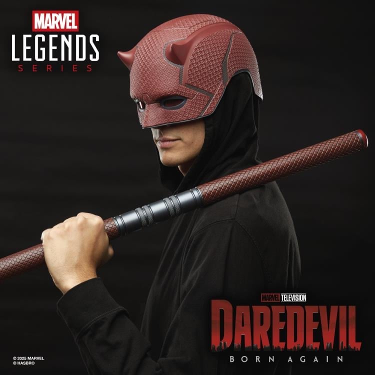 Daredevil: Born Again Marvel Legends Daredevil Premium Roleplay Mask and Billy Clubs Gallery Image 8