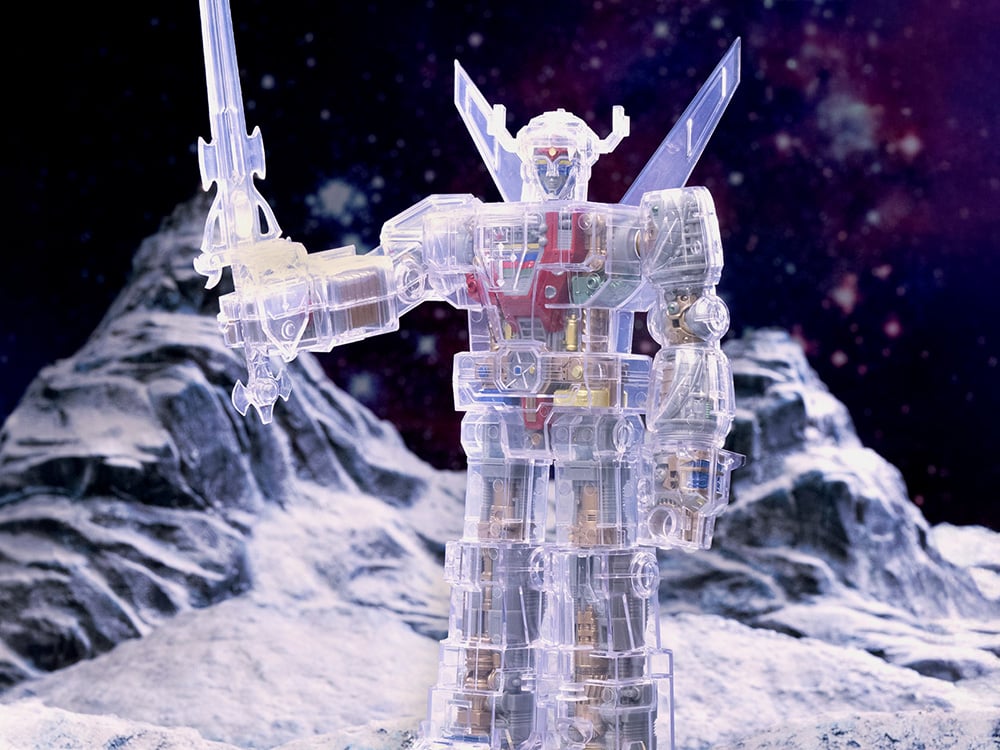 Voltron: Defender of the Universe Super Cyborg Voltron (Clear Ver.) Action Figure Gallery Image 1