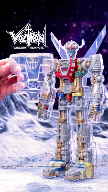 Voltron: Defender of the Universe Super Cyborg Voltron (Clear Ver.) Action Figure Gallery Image 4