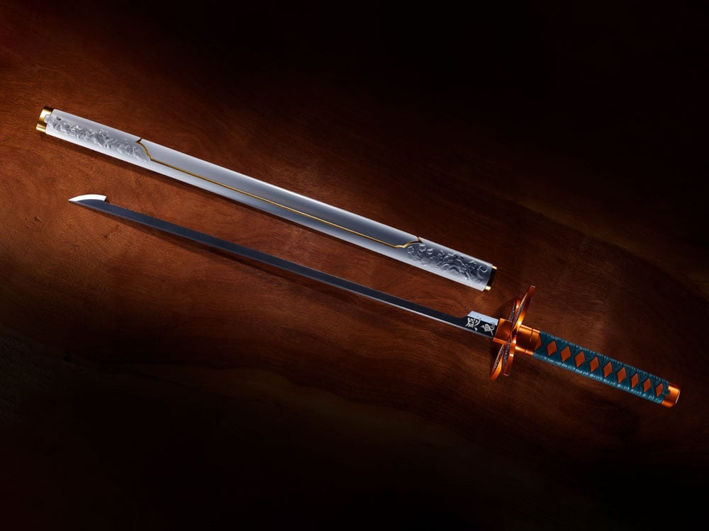 Demon Slayer: Kimetsu no Yaiba Proplica Shinobu Kocho Nichirin Sword Gallery Image 1