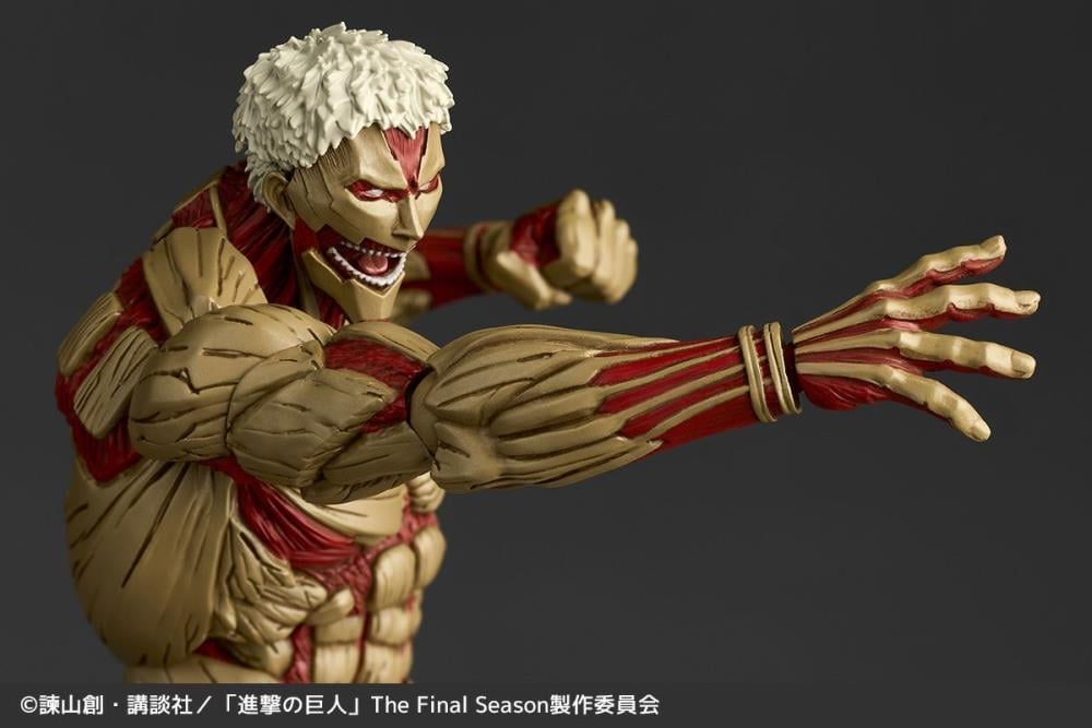 Attack on Titan Amazing Yamaguchi Revoltech NR101 Armored Titan (Reiner Braun) Action Figure (Reissue) Gallery Image 13