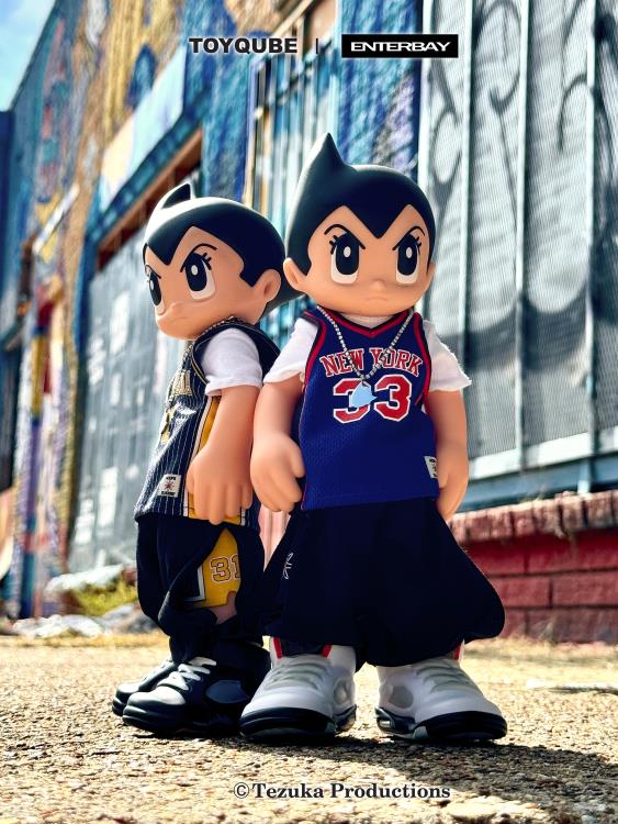 Astro Boy Golden Era (90s New York Edition) Limited Edition Figure
