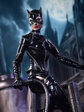 Batman Returns DC Multiverse Catwoman (Deluxe Theatrical Edition) Action Figure Gallery Image 2