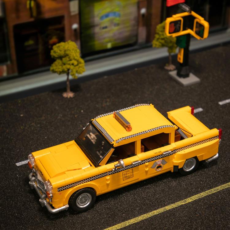 New York Yellow Cab Building Block Set Gallery Image 9