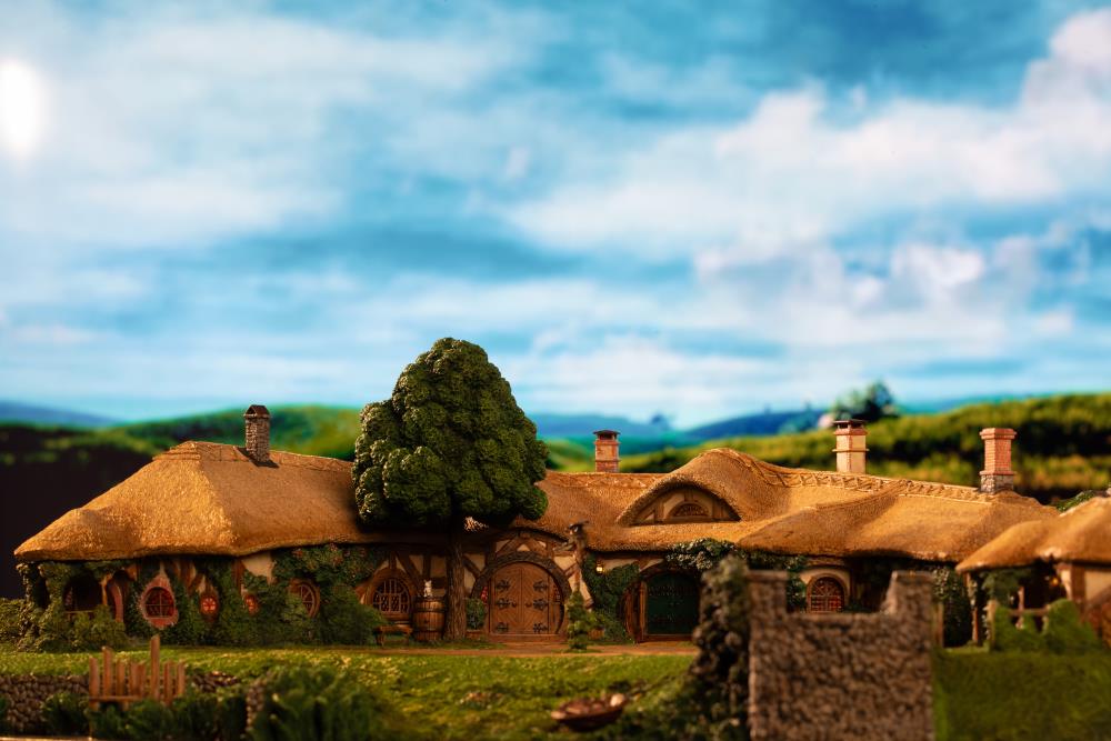 The Lord of the Rings The Green Dragon Inn Limited Edition Diorama Gallery Image 20