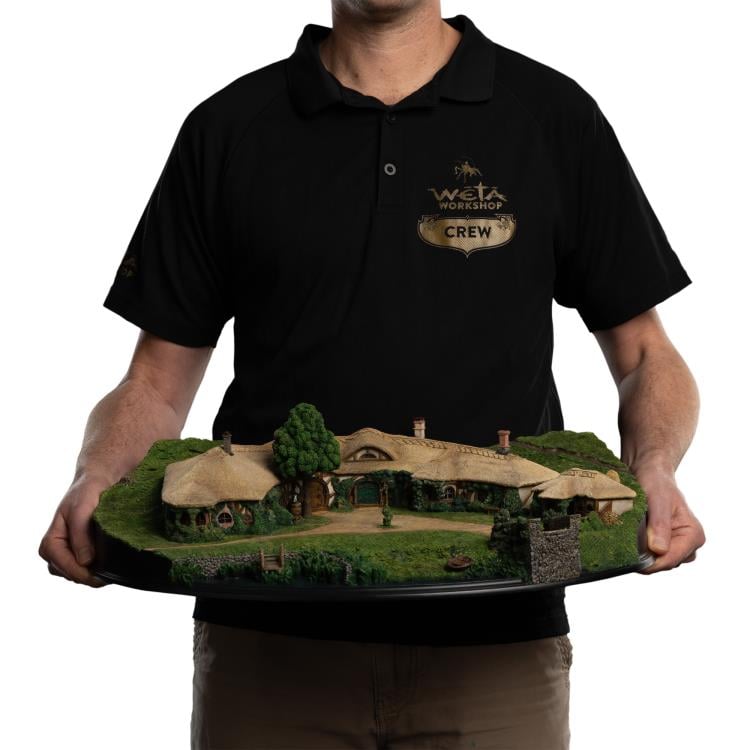 The Lord of the Rings The Green Dragon Inn Limited Edition Diorama Gallery Image 4