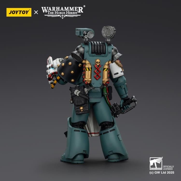 Warhammer: The Horus Heresy Sons of Horus Legion Apothecary 1/18 Scale Action Figure Gallery Image 5