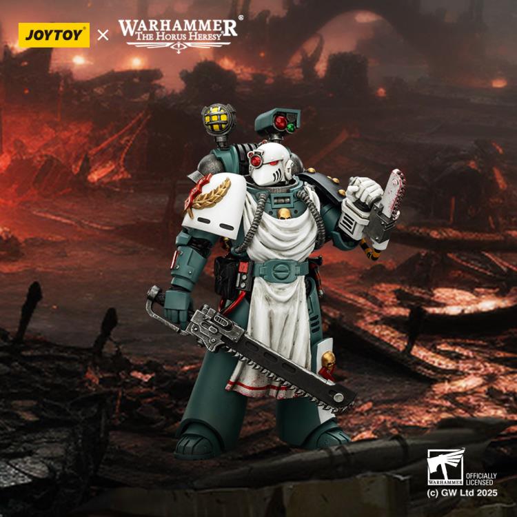 Warhammer: The Horus Heresy Sons of Horus Legion Apothecary 1/18 Scale Action Figure Gallery Image 3