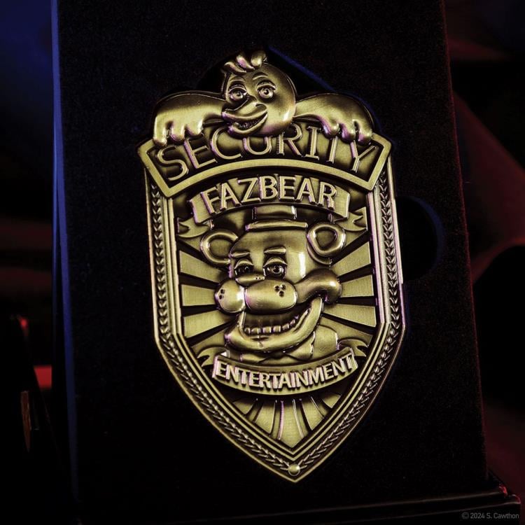 Five Nights at Freddy's Security Badge Antique Brass Edition Replica Gallery Image 4