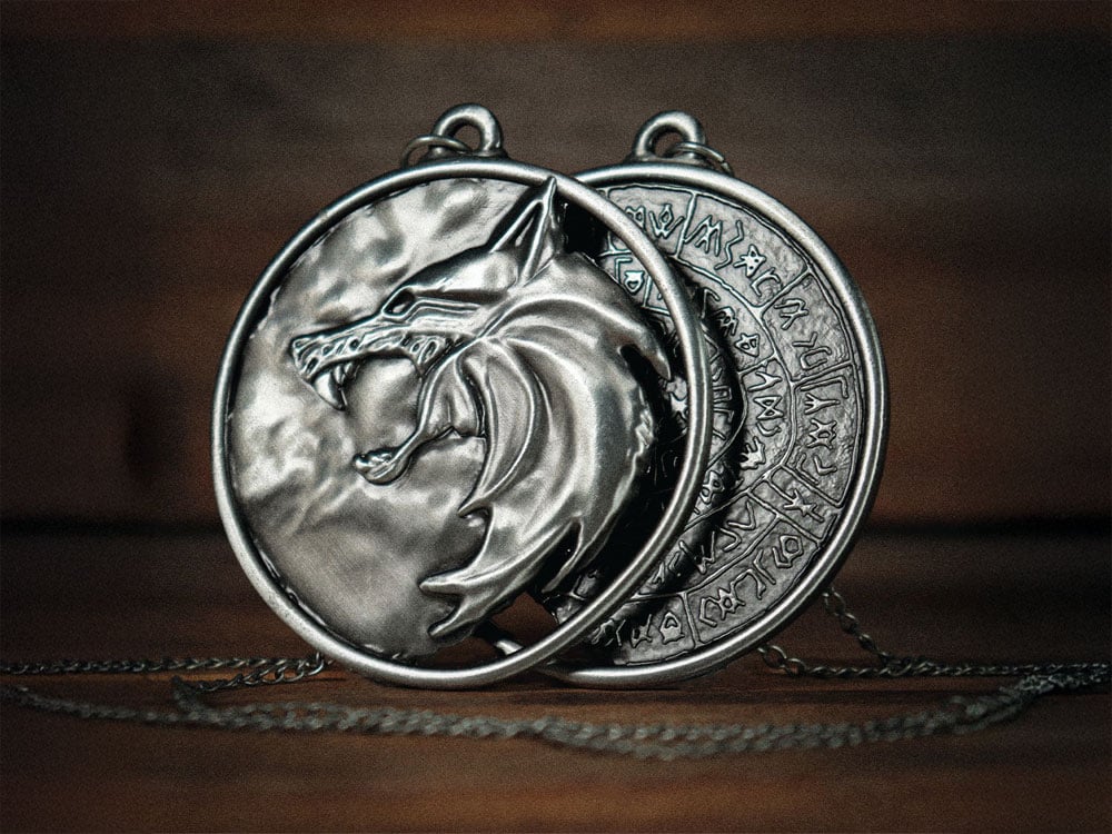 The Witcher (Netflix) Geralt's Medallion Limited Edition Replica Gallery Image 1