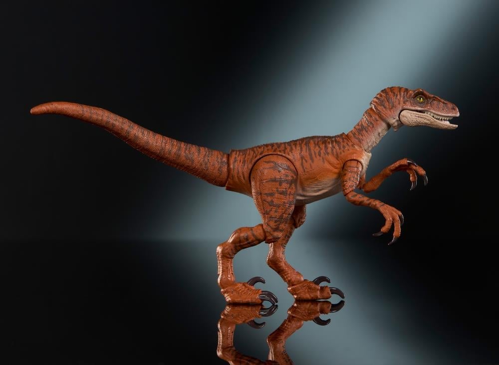 The Lost World: Jurassic Park Hammond Collection Velociraptor Action Figure Gallery Image 5