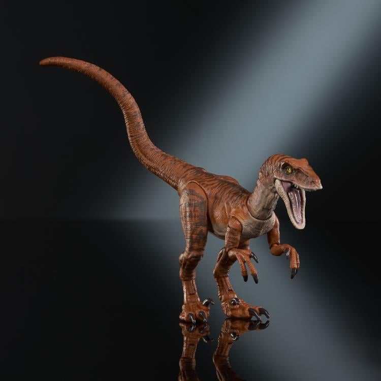 The Lost World: Jurassic Park Hammond Collection Velociraptor Action Figure Gallery Image 3