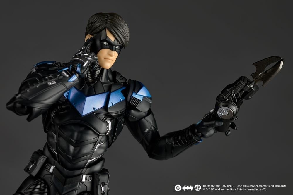 DC Comics Amazing Yamaguchi Revoltech NR104 Nightwing Action Figure Gallery Image 12