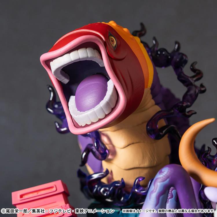 One Piece World Collectable Figure Premium Monkey D. Luffy vs. Five Elders Exclusive Figure Set Gallery Image 8